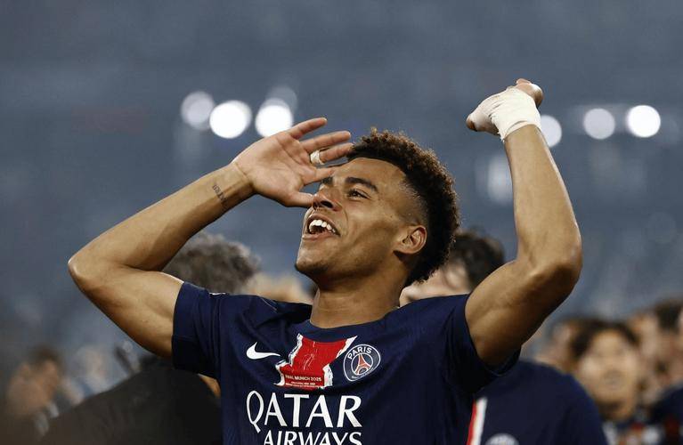 关于赛后法甲焦点战，武汉三镇止住颓势，信心回归，更衣室氛围转暖的信息-AYX SPORTS