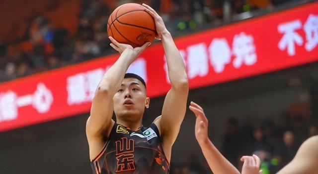 关于赛前山东男篮备战CBA常规赛，篮板制胜细节曝光，更衣室稳定，高层口径保持一致的信息